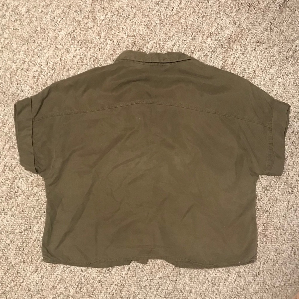 Cropped button down - Picture 2 of 3